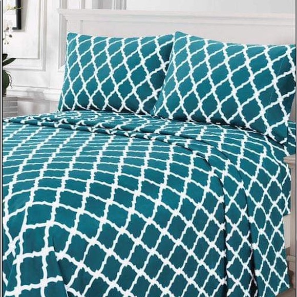 Kate & Co. Other - ⭐️SEE NEW LISTING⭐️King 4pc Cyan Arabesque Bedsheets